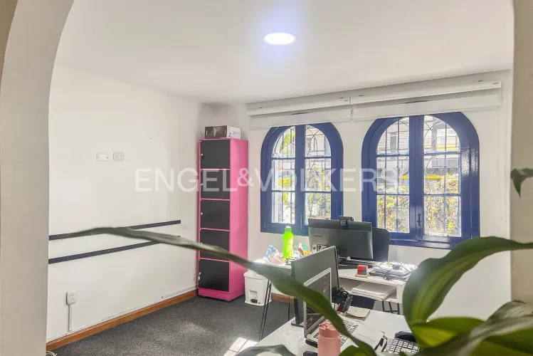 Casa en venta en San Luis, Bogotá, 297 m² · foto 3 de 7