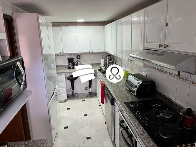 Apartamento de 3 alcobas en venta en Chicó Navarra, Bogotá, 206 m² · foto 7 de 13