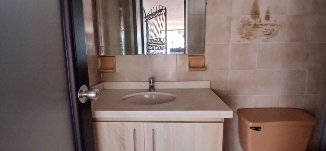 Casa de 5 alcobas en venta en Cañaveral, Floridablanca, 240 m² · foto 5 de 16