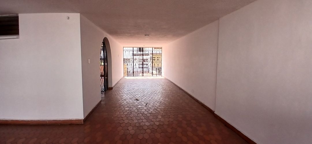 Casa de 5 alcobas en venta en Cañaveral, Floridablanca, 240 m² · foto 3 de 16