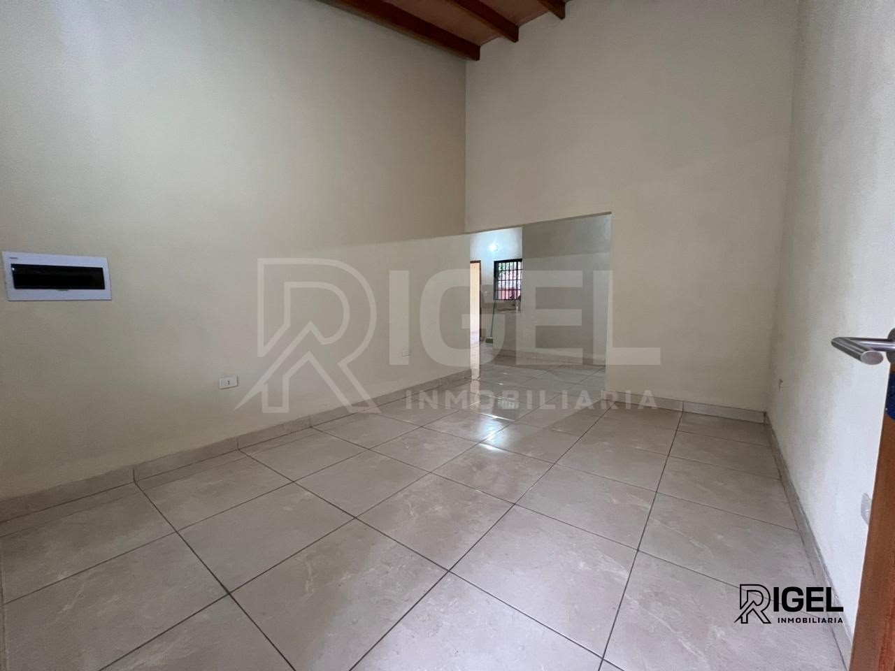 Hermosa casa en Villa Elisa, barrio centro. — foto 3