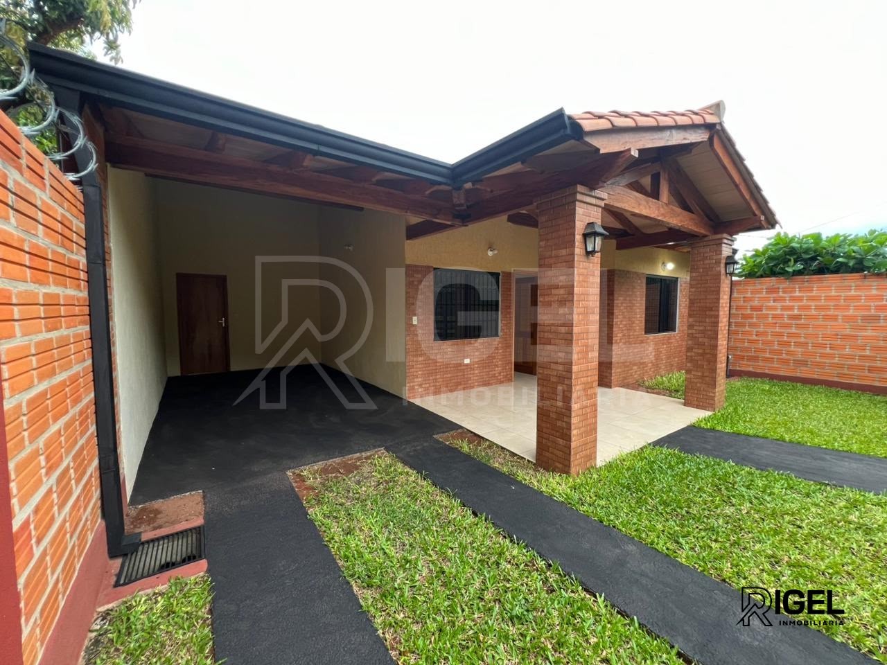 Hermosa casa en Villa Elisa, barrio centro.