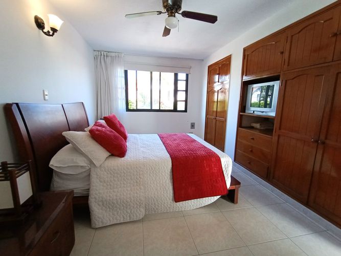 Casa de 5 alcobas en venta en Girardot, Girardot, 249 m² · foto 12 de 24