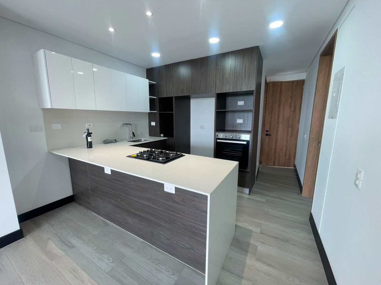 Apartamento de 2 habitaciones en venta en Arboledas, Cali — imagen 1 de 21