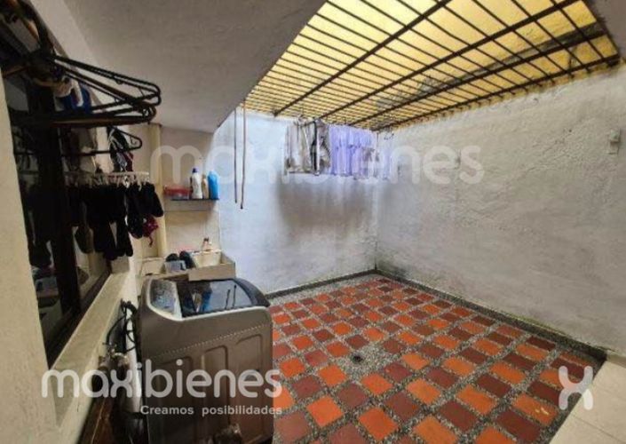 Casa de 4 alcobas en venta en El Raizal, Medellín, 150 m² · foto 10 de 11