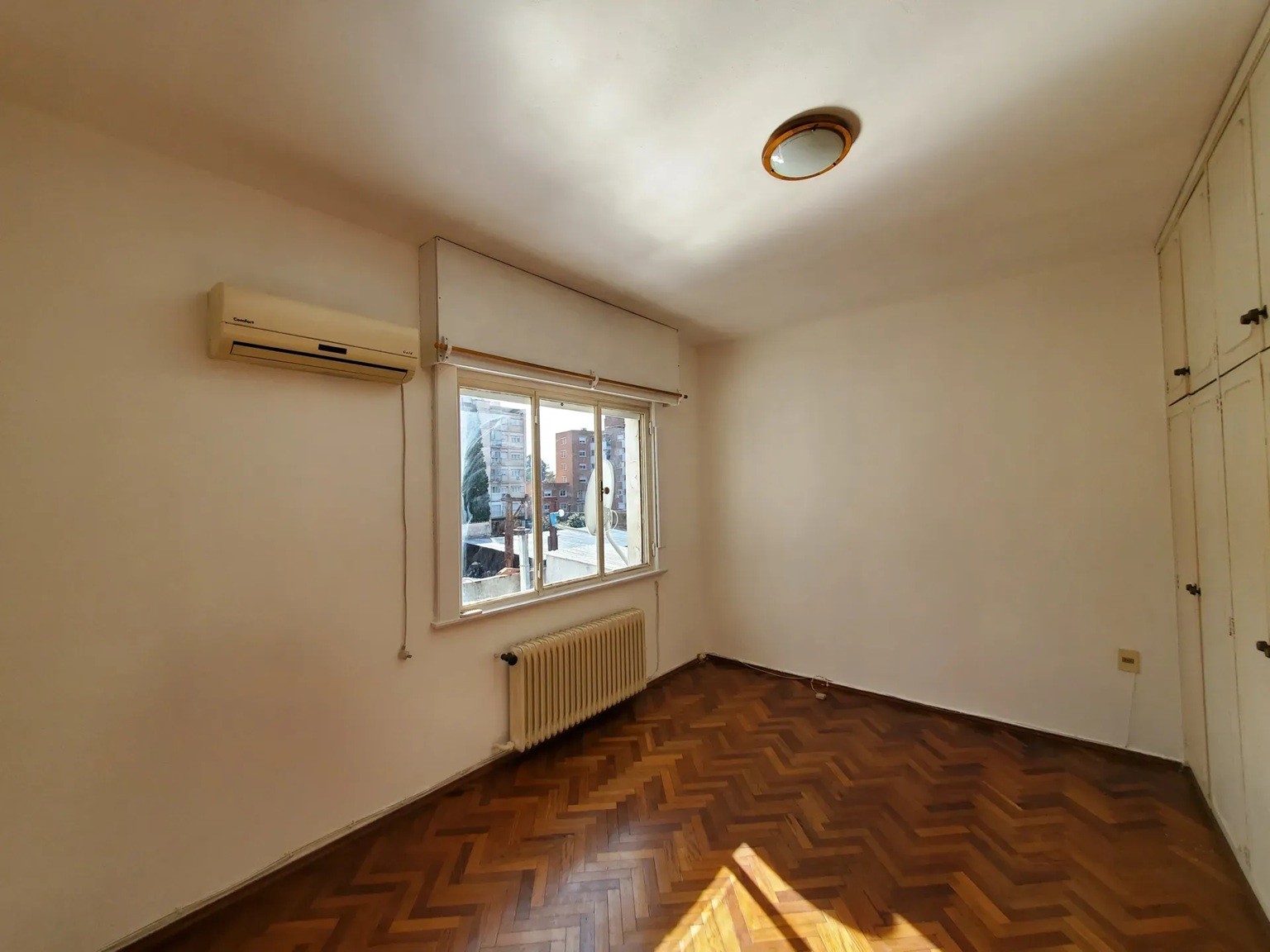 ALQUILER EN CAPURRO, 1 DORMITORIO, SEGUNDO PISO POR ESCALERA, CALFACCION, GASTOS BAJOS