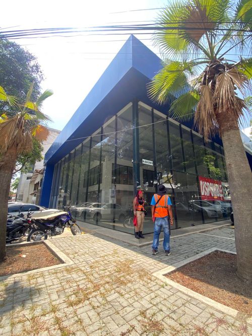 Local en arriendo en Santa Monica, Cali, 500 m² · foto 2 de 15