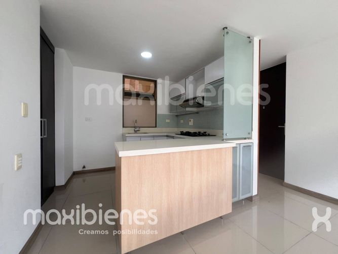 Apartamento de 3 alcobas en arriendo en Altos Del Poblado, Medellín, 90 m² · foto 2 de 22