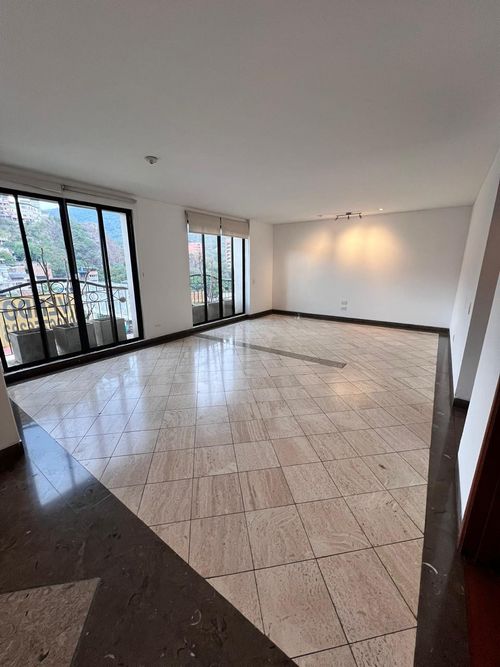 Apartamento de 3 alcobas en venta en Santa Rita, Cali, 226 m² · foto 4 de 20