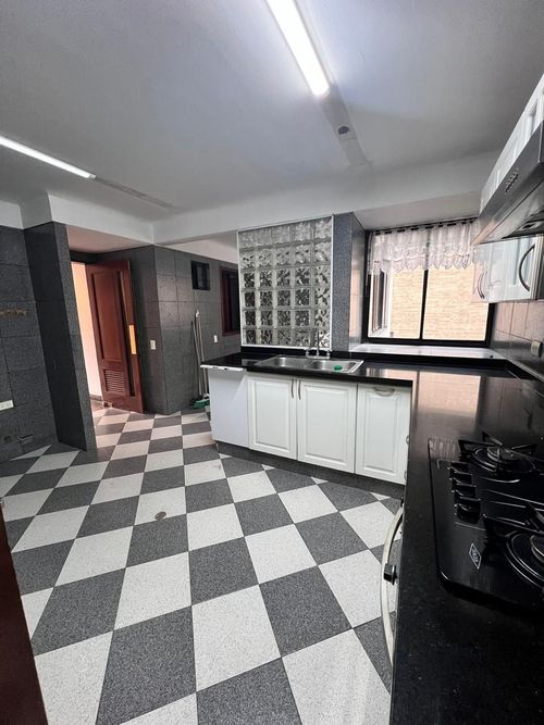 Apartamento de 3 alcobas en venta en Santa Rita, Cali, 226 m² · foto 10 de 20