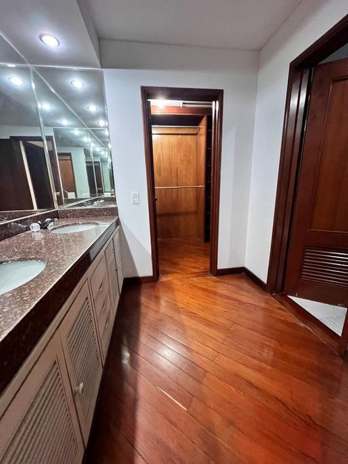 Apartamento de 3 alcobas en venta en Santa Rita, Cali, 226 m² · foto 12 de 20