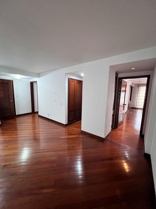 Apartamento de 3 alcobas en venta en Santa Rita, Cali, 226 m² · foto 13 de 20