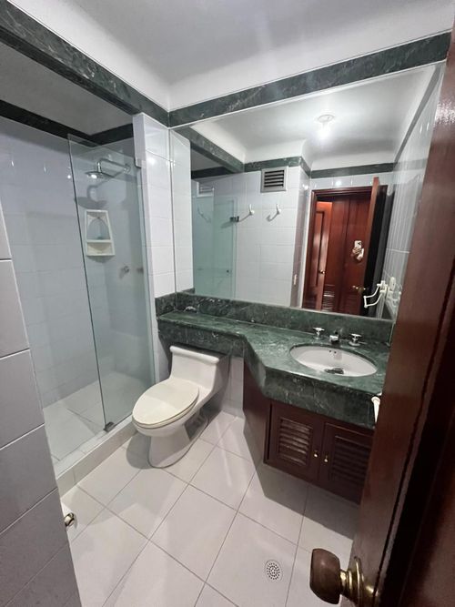 Apartamento de 3 alcobas en venta en Santa Rita, Cali, 226 m² · foto 14 de 20