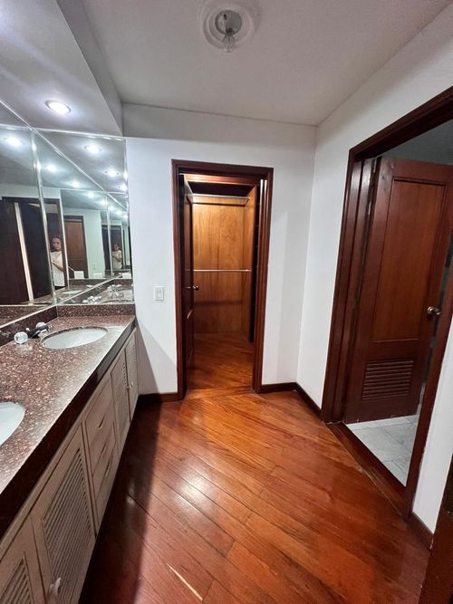 Apartamento de 3 alcobas en venta en Santa Rita, Cali, 226 m² · foto 16 de 20