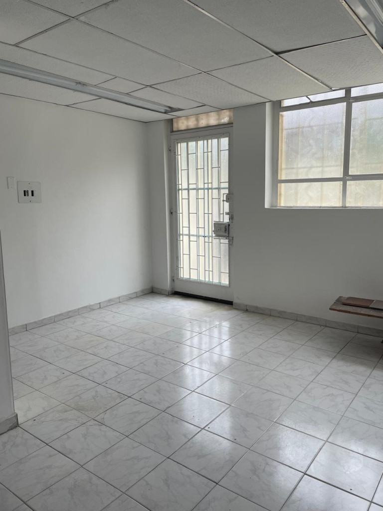 Casa en venta en San Luis, Bogotá · foto 9 de 24