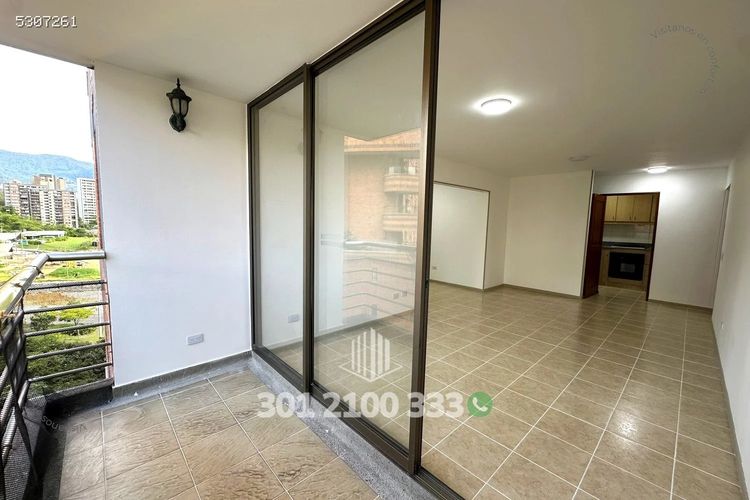 Apartamento de 3 alcobas en arriendo en Los Balsos, Medellín, 94 m² · foto 3 de 24