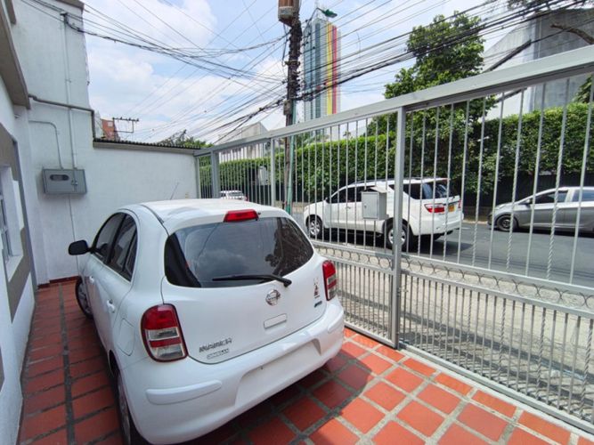 Casa de 12 alcobas en venta en San Vicente, Cali, 250 m² · foto 4 de 24