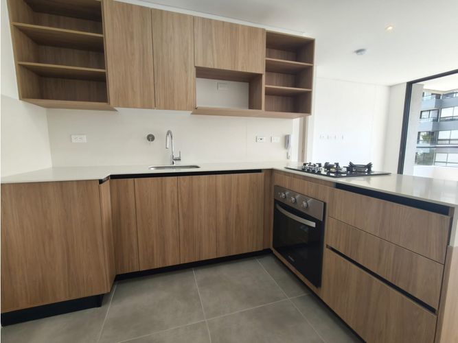 Apartaestudio en venta en Los Naranjos, Medellín, 68 m² · foto 2 de 24