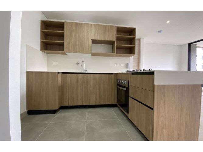 Apartaestudio en venta en Los Naranjos, Medellín, 68 m² · foto 3 de 24