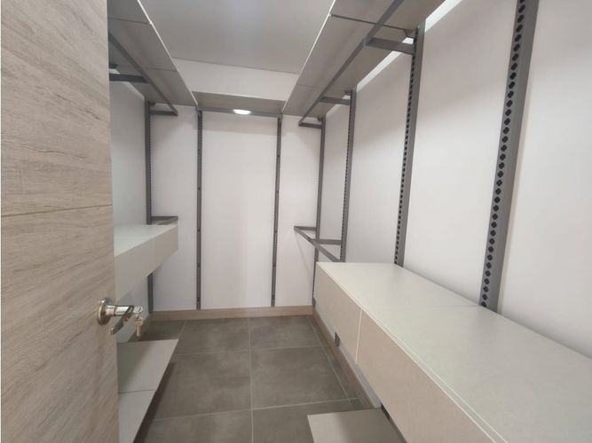 Apartaestudio en venta en Los Naranjos, Medellín, 68 m² · foto 18 de 24