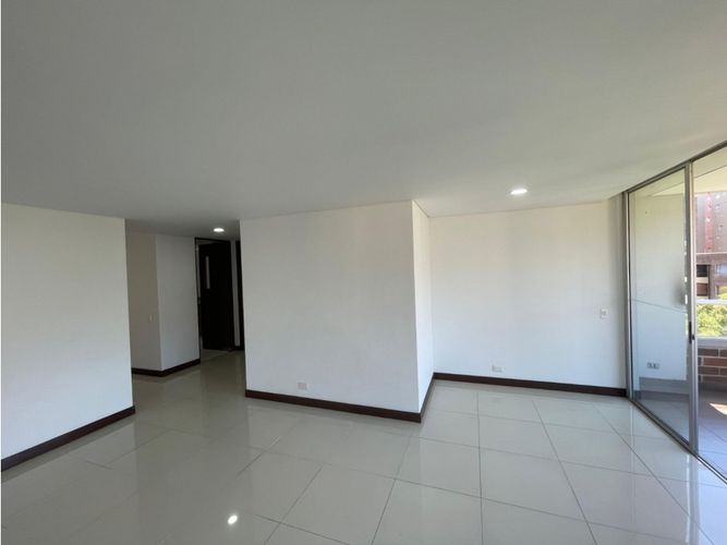 Apartamento de 3 alcobas en arriendo en Zuñiga, Medellín, 113 m² · foto 3 de 16