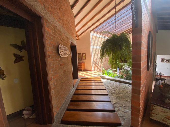 Casa de 8 alcobas en venta en Pereira, Pereira, 465 m² · foto 3 de 20