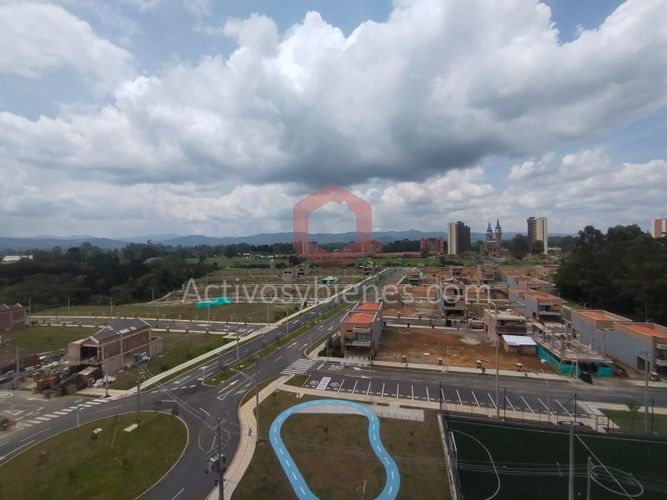 Apartamento de 2 alcobas en venta en Rionegro, 65 m² · foto 2 de 24