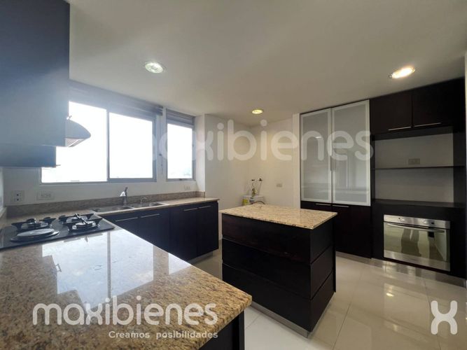 Apartamento de 3 alcobas en arriendo en Lalinde, Medellín, 130 m² · foto 2 de 21