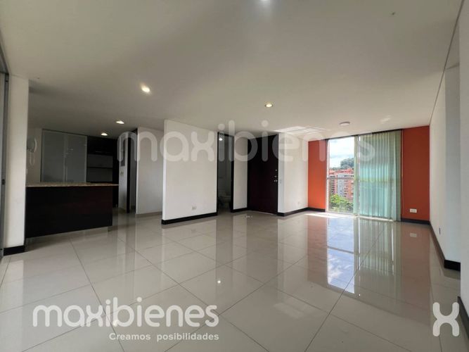 Apartamento de 3 alcobas en arriendo en Lalinde, Medellín, 130 m² · foto 7 de 21