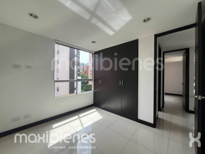 Apartamento de 3 alcobas en arriendo en Lalinde, Medellín, 130 m² · foto 11 de 21