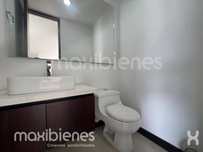 Apartamento de 3 alcobas en arriendo en Lalinde, Medellín, 130 m² · foto 19 de 21