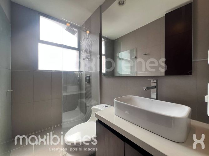 Apartamento de 3 alcobas en arriendo en Lalinde, Medellín, 130 m² · foto 20 de 21
