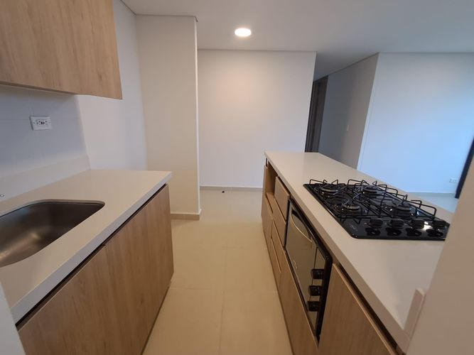 Apartamento de 3 alcobas en arriendo en Rionegro, 74 m² · foto 2 de 16