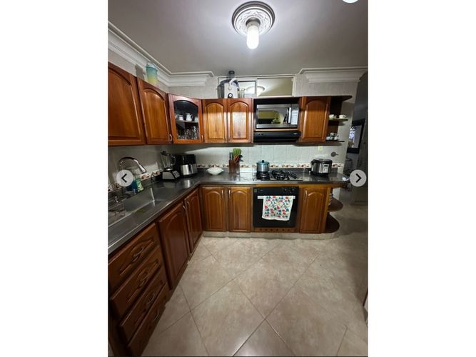Casa de 5 alcobas en venta en La Almeria, Medellín, 185 m² · foto 5 de 24