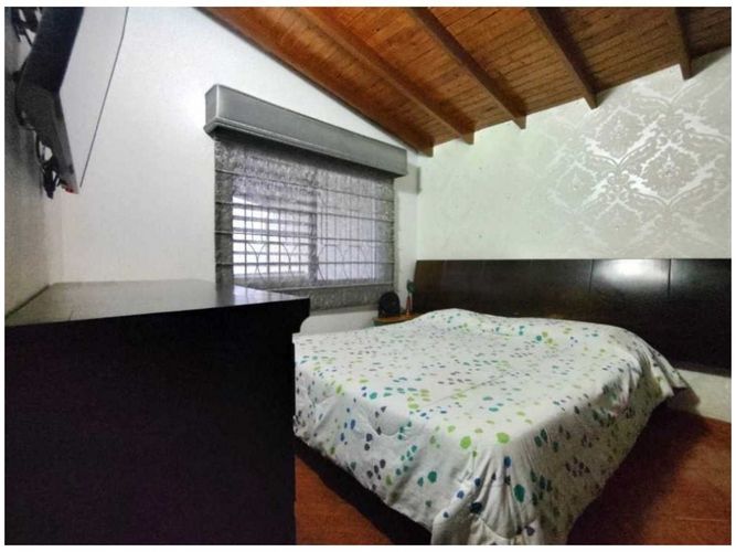 Casa de 5 alcobas en venta en La Almeria, Medellín, 185 m² · foto 12 de 24