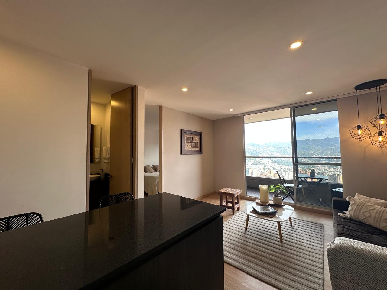 Apartamento en arriendo en El Poblado, Medellín · foto 4 de 18