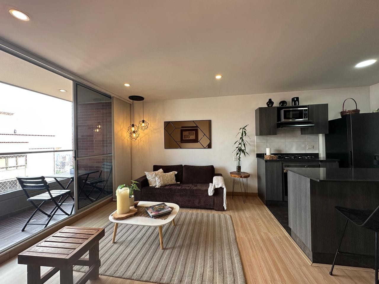 Apartamento en arriendo en El Poblado, Medellín · foto 2 de 18