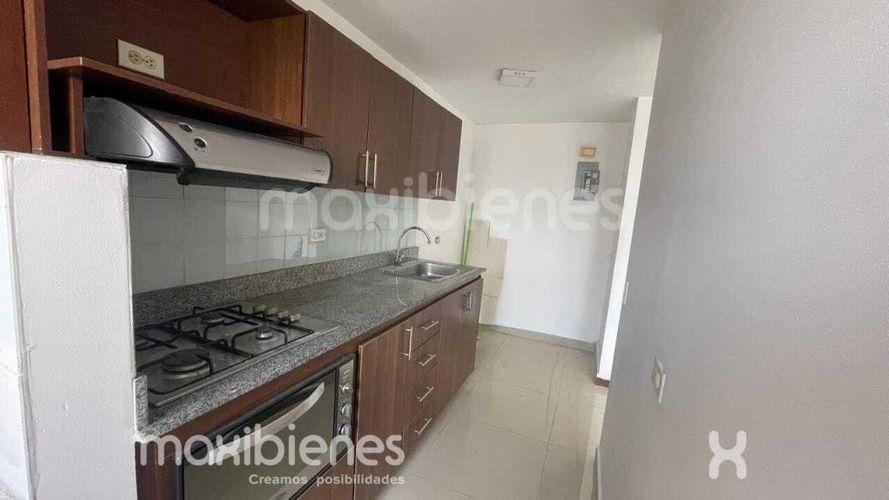 Apartamento de 3 alcobas en venta en Belén Rincón, Medellín, 67 m² · foto 3 de 13