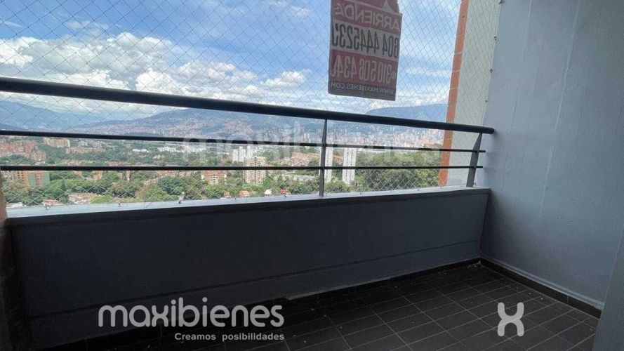 Apartamento de 3 alcobas en venta en Belén Rincón, Medellín, 67 m² · foto 5 de 13