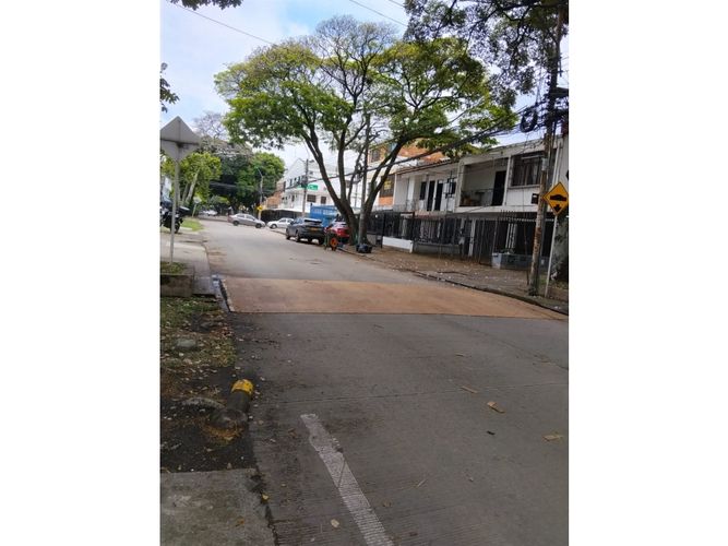 Lote en venta en Valle Del Lili, Cali, 240 m² · foto 4 de 6