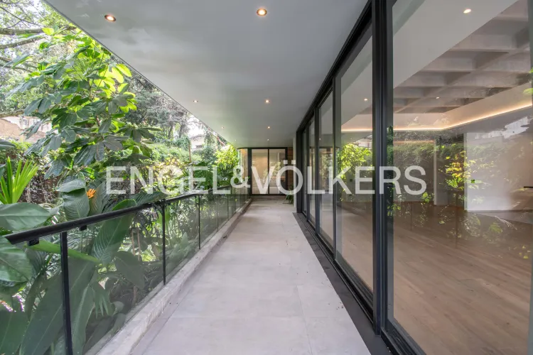 Apartamento de 2 alcobas en venta en El Diamante No. 2, Medellín, 240 m² · foto 3 de 15