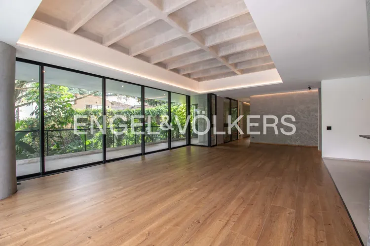 Apartamento de 2 alcobas en venta en El Diamante No. 2, Medellín, 240 m² · foto 2 de 15