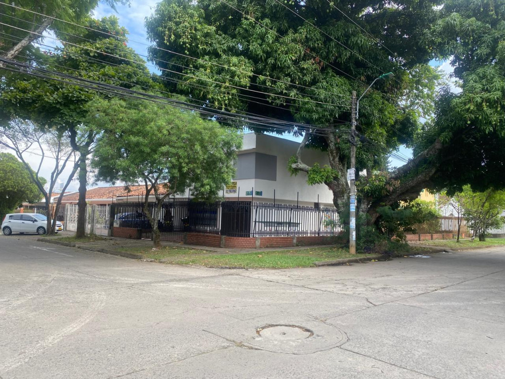 Casa en Arriendo en El lido, Cali