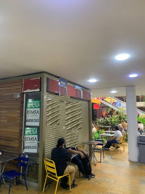 Local en arriendo en La Candelaria, Medellín, 6 m² · foto 2 de 8
