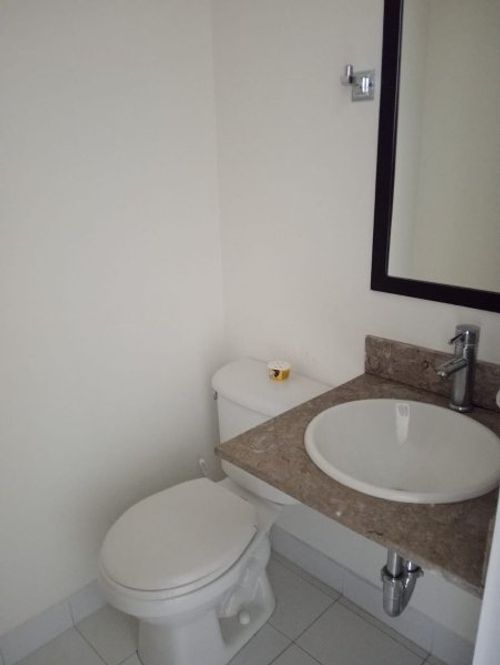 Oficina en arriendo en Laureles, Medellín, 28 m² · foto 2 de 6