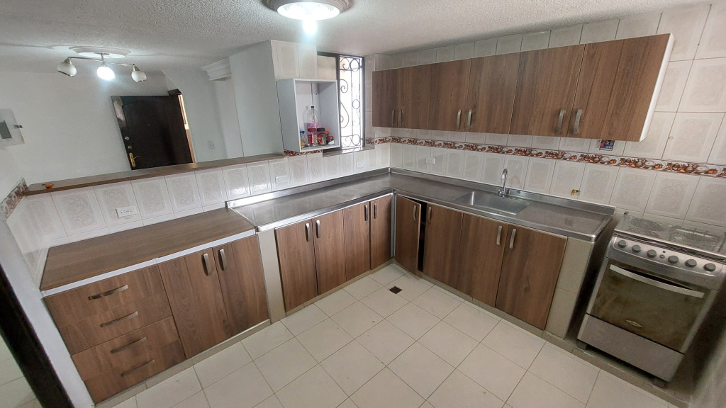 Apartamento en venta en Prados Del Norte, Cali · foto 8 de 24