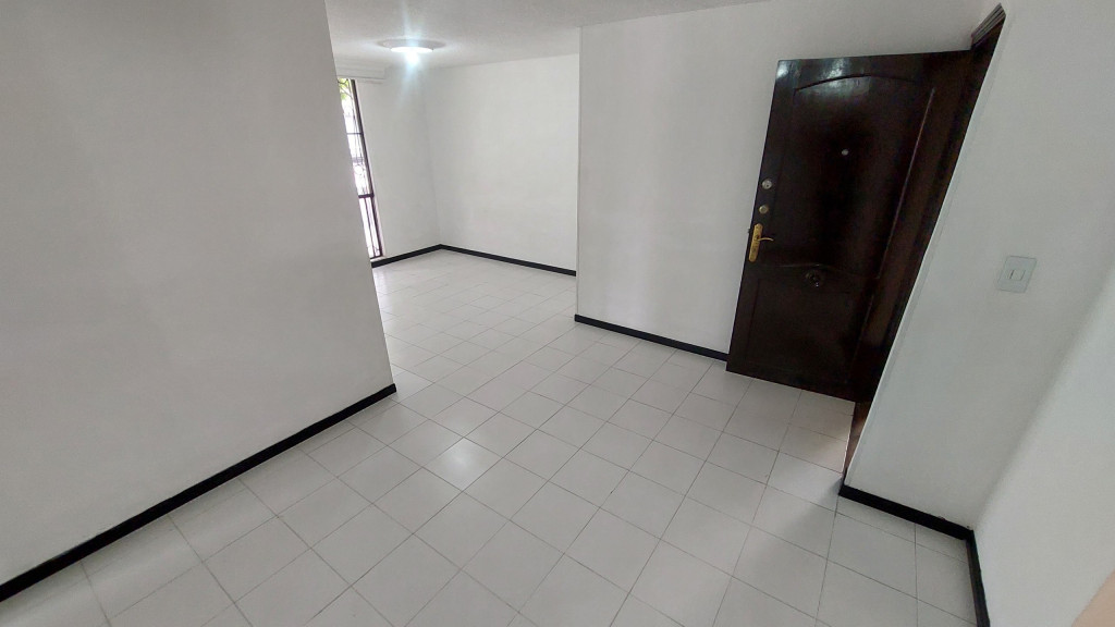 Apartamento en venta en Prados Del Norte, Cali · foto 10 de 24