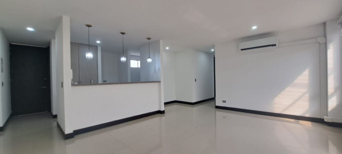Apartamento de 3 alcobas en venta en Ciudad Jardin, Cali, 93 m² · foto 7 de 23