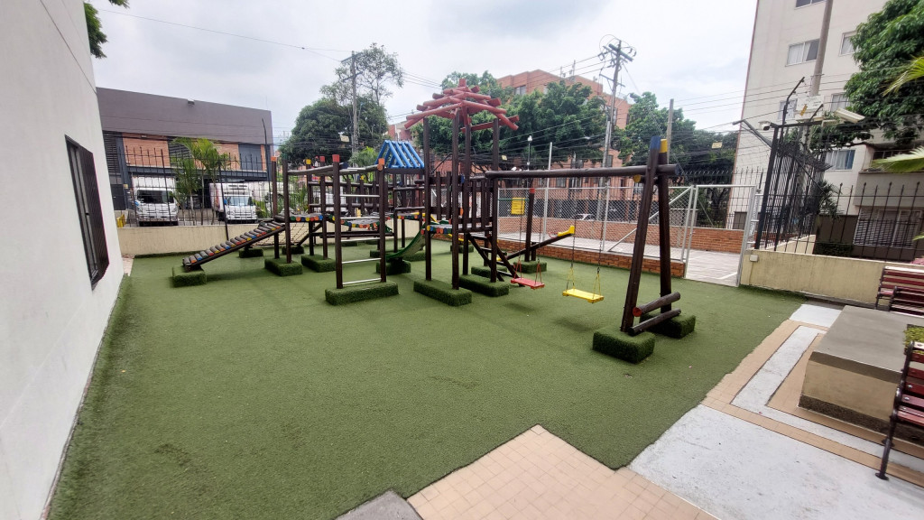 Apartamento en venta en Prados Del Norte, Cali · foto 21 de 24