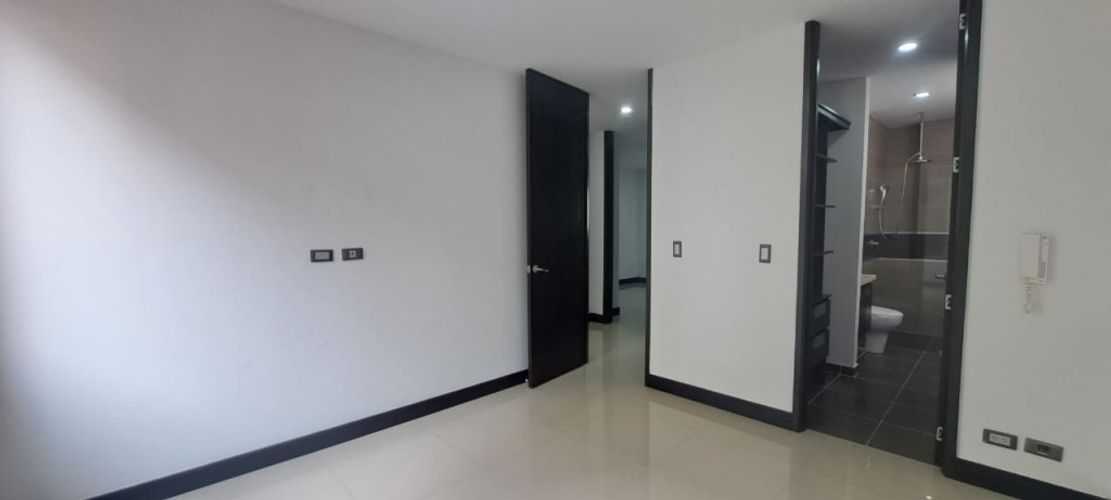 Apartamento de 3 alcobas en venta en Ciudad Jardin, Cali, 93 m² · foto 14 de 23